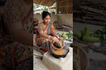 Cooking gourd with Rui fish head in the village stove | #shorts #cooking #recipe #LauRecipe