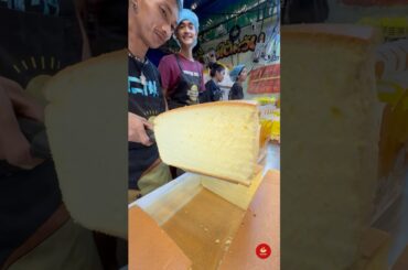 Fluffy Castella Cake! 🍰 Watching It get sliced at A Thai Festival 🇹🇭