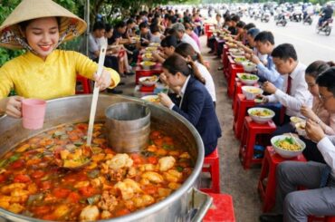 ASIA STREET FOOD CAPITAL? Massive Food Paradise in Vietnam!