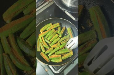 stuffed bhindi #bharwabhindi #okra #stuffedbhindi #shortsfeed #ytshorts #shorts #foodie #cooking