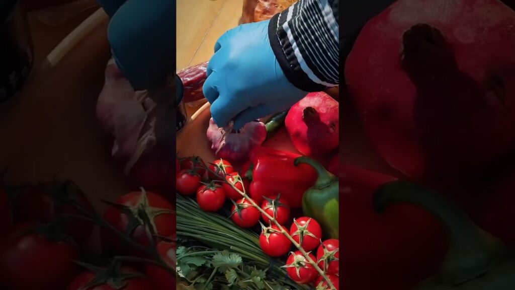 Making eggs and meat in the wilderness #outdoorcooking #breakfast #shorts