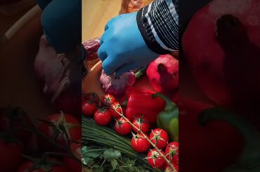 Making eggs and meat in the wilderness #outdoorcooking #breakfast #shorts