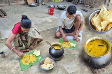 How Village Mother And Son cooking Traditional Way KHICHDI & PAPAD VAJI Recipe For Lunch