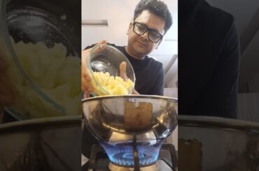 "Mathe wale aloo" if your wife is from U.P. #shorts #cooking #manishbansal