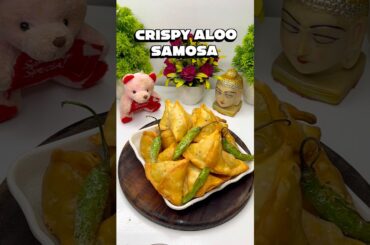 Crispy Aloo Samosa 😋 #recipe #food #cooking #shortsfeed #foodcraze  #samosa #aloosamosa #shorts