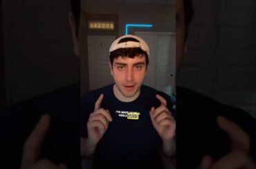 Food Vlogger Gets Cut Off 😳