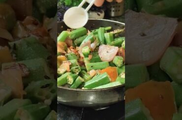 The Secret to Perfect Bhindi Do Pyaza! 🥘 #Cooking #Recipe#food #hostellife #bhindimasala