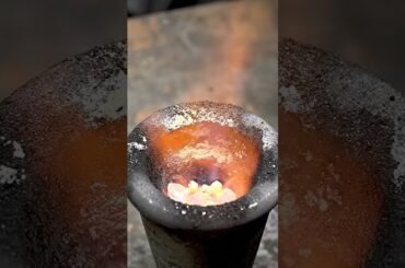 The Quartz Broke Open#goldreveal  #experiment #oretogold #satisfying #refininggold #cooking #relax