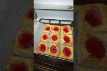 @shinobi.irl ate majority of them they were so good #dessert #cooking #strawberry #budget