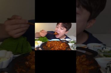 Street Food vs Fine Dining... Who Wins #mukbang #eating #food #viralfood #shorts