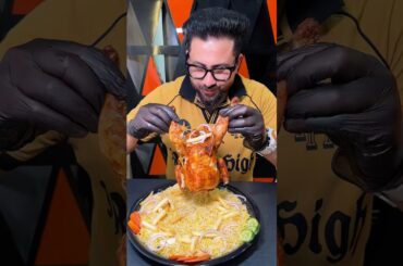 Authentic lebanese Shawarma in Lahore #haseebee #shawarma #arabicfood #desi #viralvideo #food