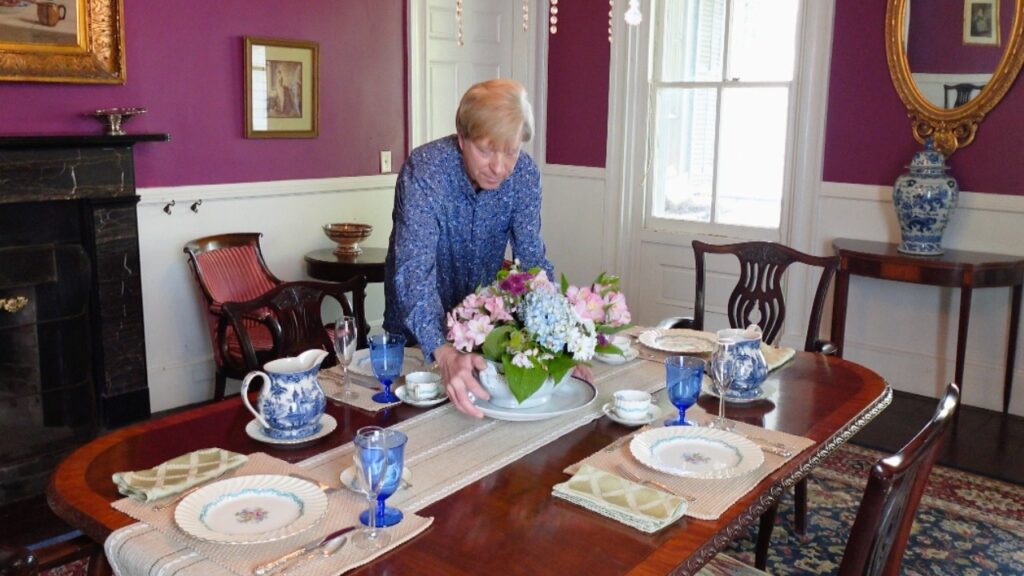 A Perfect Mother’s Day Brunch! Easy Recipes | Flowers | Setting the Table