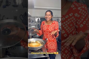 Garlic 🧄 bread 😋🥰 #food #lifestyle #lifestyle #cooking #recipe #shorts