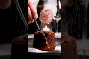 Chocolate Lava Flow 🤤🍫 #Shorts #dessert #lavacake #finedining #foodshorts #chocolate