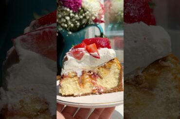Gluten-Free Strawberry Shortcake Cheesecake 🍰