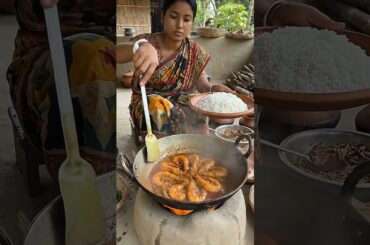 Cooking shrimp and fish in a village clay oven 🍤🔥 | #shorts #cooking #recipe #FishCurry