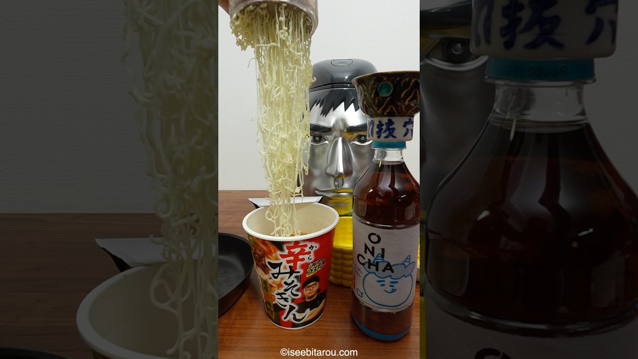 Topped with corn butter, a popular Japanese cup noodle #cooking Topped with corn butter, a popular Japanese cup noodle #cooking