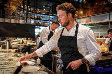 Chefs Working in London's Busiest Restaurant LIVE