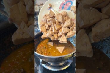 Vegetarian ke ghar Non veg bana 🤔#oyeitsneha #cooking #ytshorts #shorts #paneerrecipe #viralrecipe