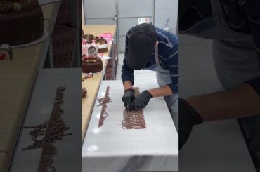 The Manager Thought He Ruined the Cake… But It Was a Genius Japanese Technique! 🎂😱#facts