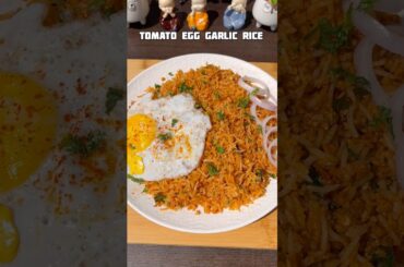 Tomato egg garlic rice #shorts #eggrice #leftoverricerecipe #trending #viral #shortsfeed #cooking