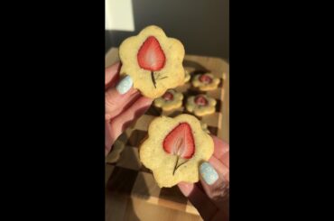 Rosemary Shortbread Flower Cookies 🍓🌷