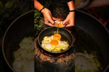 Open Fire Anda Fry 🍳🔥 | Village Style Egg Cooking #shorts #survivalcooking @flaviacapital