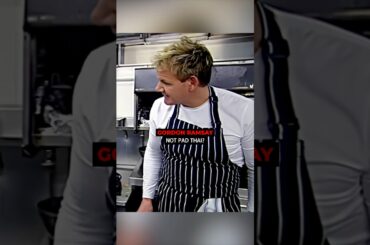 Thai Chef HUMBLES Gordon Ramsay Cooking Pad Thai 🍜