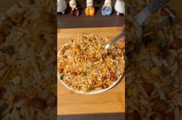 Spicy poha mixture #shorts #recipe #pohamixture #namkeen #trending #viral #shortsfeed #cooking #poha