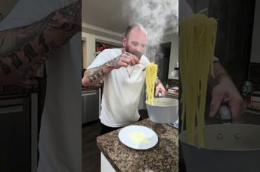The Correct Way To Make Authentic Italian Alfredo Sauce #cooking #pasta #shorts