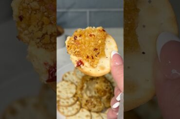 viral boursin cheese hot honey dip 🧀#recipe #cheese #cooking #food #snacks #crackers #shorts #dips