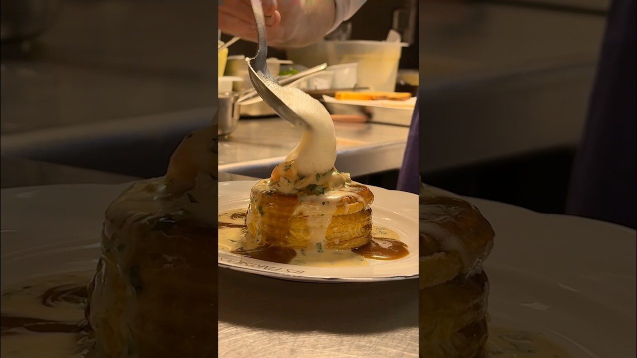 Inside a French fine-dining kitchen! 🇫🇷👨🍳 Inside a French fine-dining kitchen! 🇫🇷👨🍳