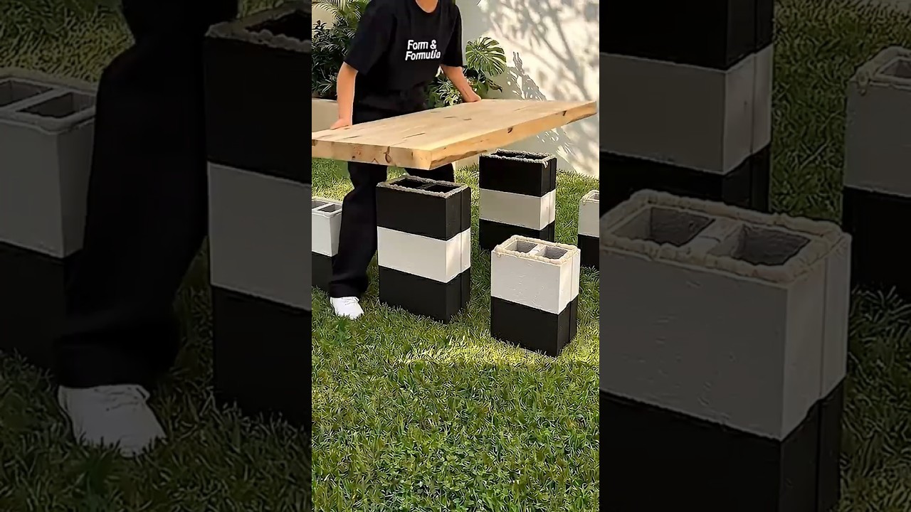 With only 14 cinder blocks She made a luxury outdoor dining set !😮 #diy #outdoorliving With only 14 cinder blocks She made a luxury outdoor dining set !😮 #diy #outdoorliving