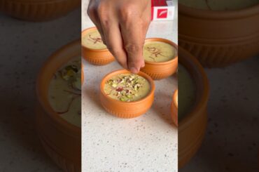 Matka Kulfi 🏺🤤 #food #trending #youtubeshorts #kulfi #cooking #omkarpawar