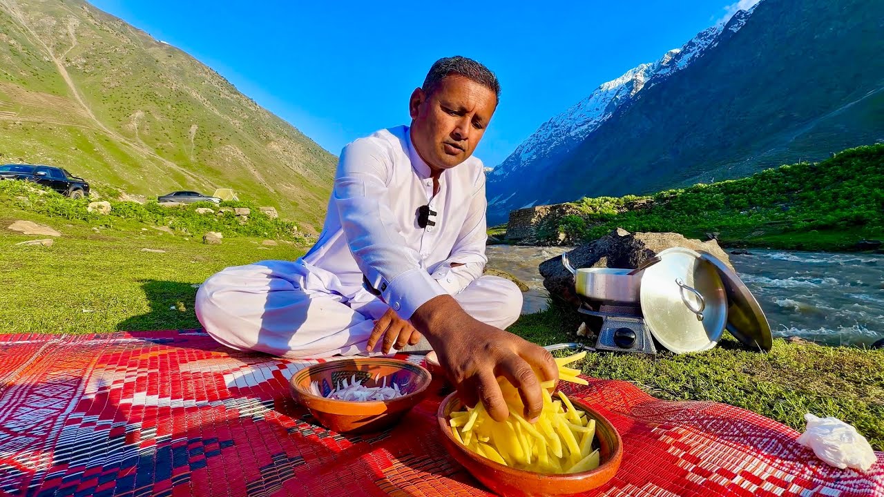 Chai Pakora aur Fries | Naran Kaghan Tour | Mubashir Saddique | Village Food Secrets Chai Pakora aur Fries | Naran Kaghan Tour | Mubashir Saddique | Village Food Secrets