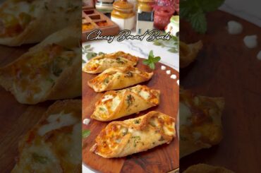 Cheesy Bread Boats #snack #recipe #foodvideo #food #shorts #trending #cooking #airfryerrecipes #yum