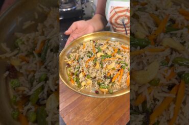 Kya Bawal Cheez hai🤩#oyeitsneha #cooking #ytshorts #shorts #bengalifood #friedrice #bengali #viral