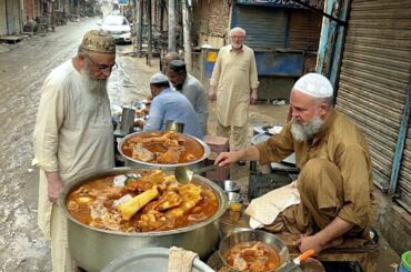 50 YEARS Old Breakfast 😱 PAKISTANI Best Street Food MUTTON Paye | PAYA | PAKISTAN STREET FOOD LAHORE
