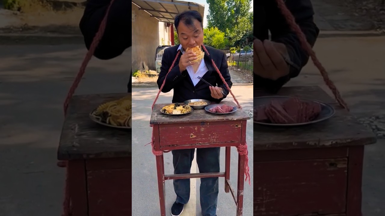 He Wears a Dining Table Around His Neck 😂🍽️ #Shorts He Wears a Dining Table Around His Neck 😂🍽️ #Shorts