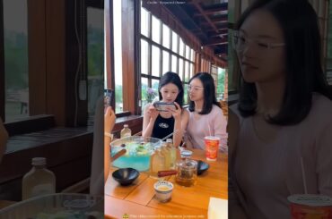 Girls vs boys when go to restaurant 😂