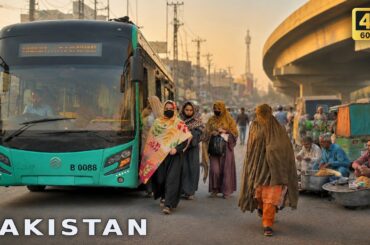 🇵🇰 Sunset Chaos in Pakistan | Real Street Food & Local Life in Peshawar  (4K)