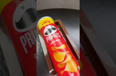 The love story of pringles and dubai chocolate 🍫🥔 #cooking #chocolate #day1 #satisfying