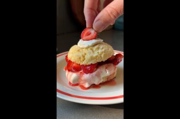 Easy Strawberry Shortcakes🍓