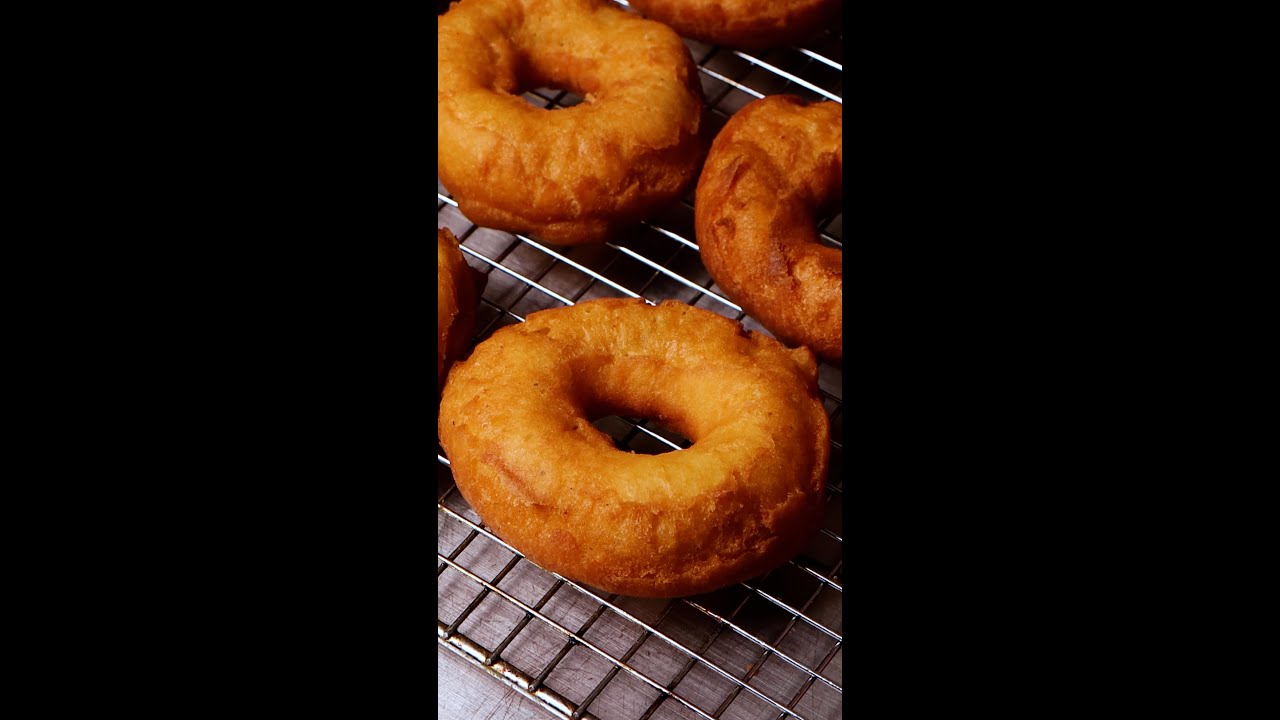 Making Massachusetts’ Iconic Old-Fashioned Donuts 🍩 Making Massachusetts’ Iconic Old-Fashioned Donuts 🍩
