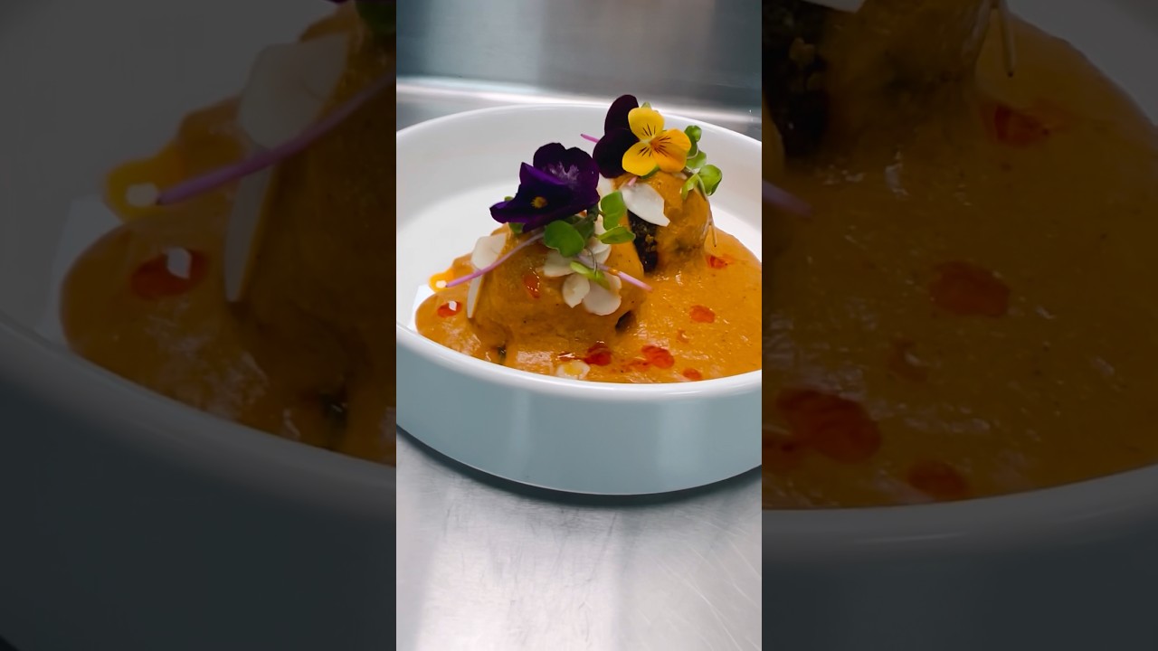 Palak Paneer, but i make it Fine Dining! 🌿🧀A modern twist on the classic Indian favorite🤯 #Shorts Palak Paneer, but i make it Fine Dining! 🌿🧀A modern twist on the classic Indian favorite🤯 #Shorts