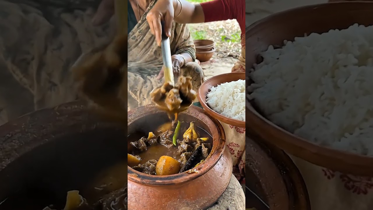 Traditional Bengali Beef Curry in Clay Pot | #shorts #recipe #cooking #BeefCurry Traditional Bengali Beef Curry in Clay Pot | #shorts #recipe #cooking #BeefCurry