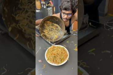Veg Hakka Noodles Recipe #noodles #foodie #ytshorts #telugucooking #cooking #venkyanjuvlogs