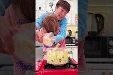 Someone save her cooking!🚑💀🥘