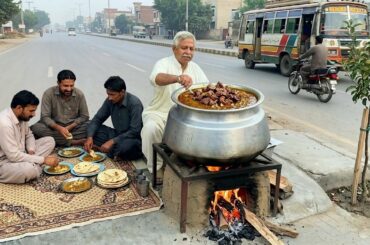 200 PEOPLE Waiting😱 Lahore’s OLDEST Street FOOD LANES You've NEVER SEEN | Pakistani ICONIC BREAKFAST