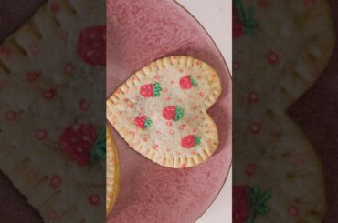 Chef Turns A Kid’s Grocery Haul Into A Strawberry Dessert 🍓